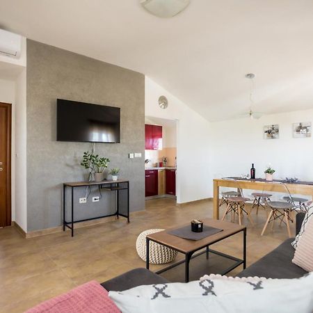 Apartmani Beba Омишаль Екстер'єр фото