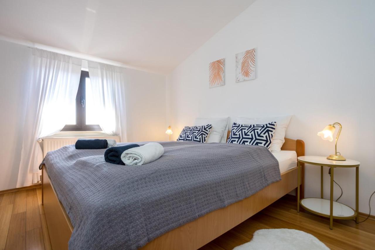 Apartmani Beba Омишаль Екстер'єр фото