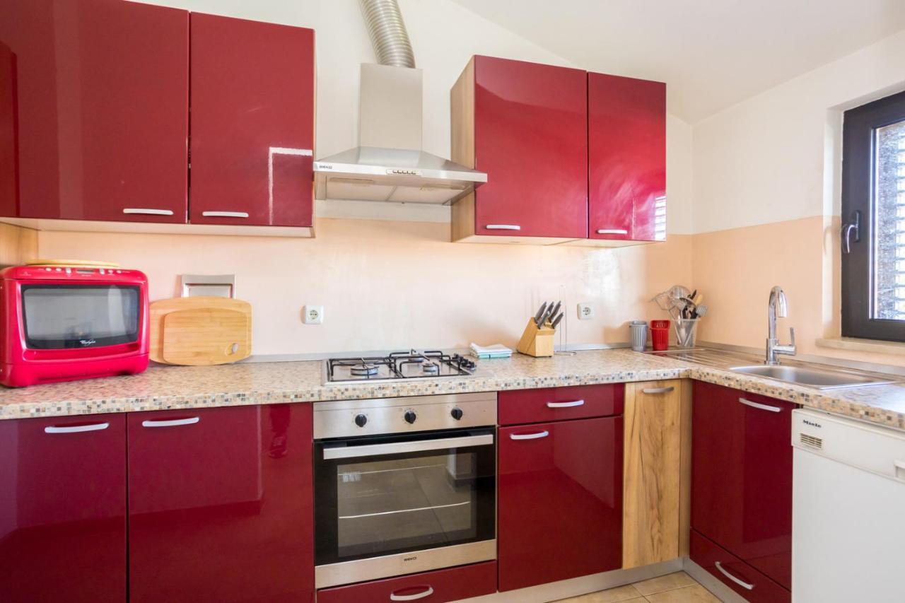 Apartmani Beba Омишаль Екстер'єр фото