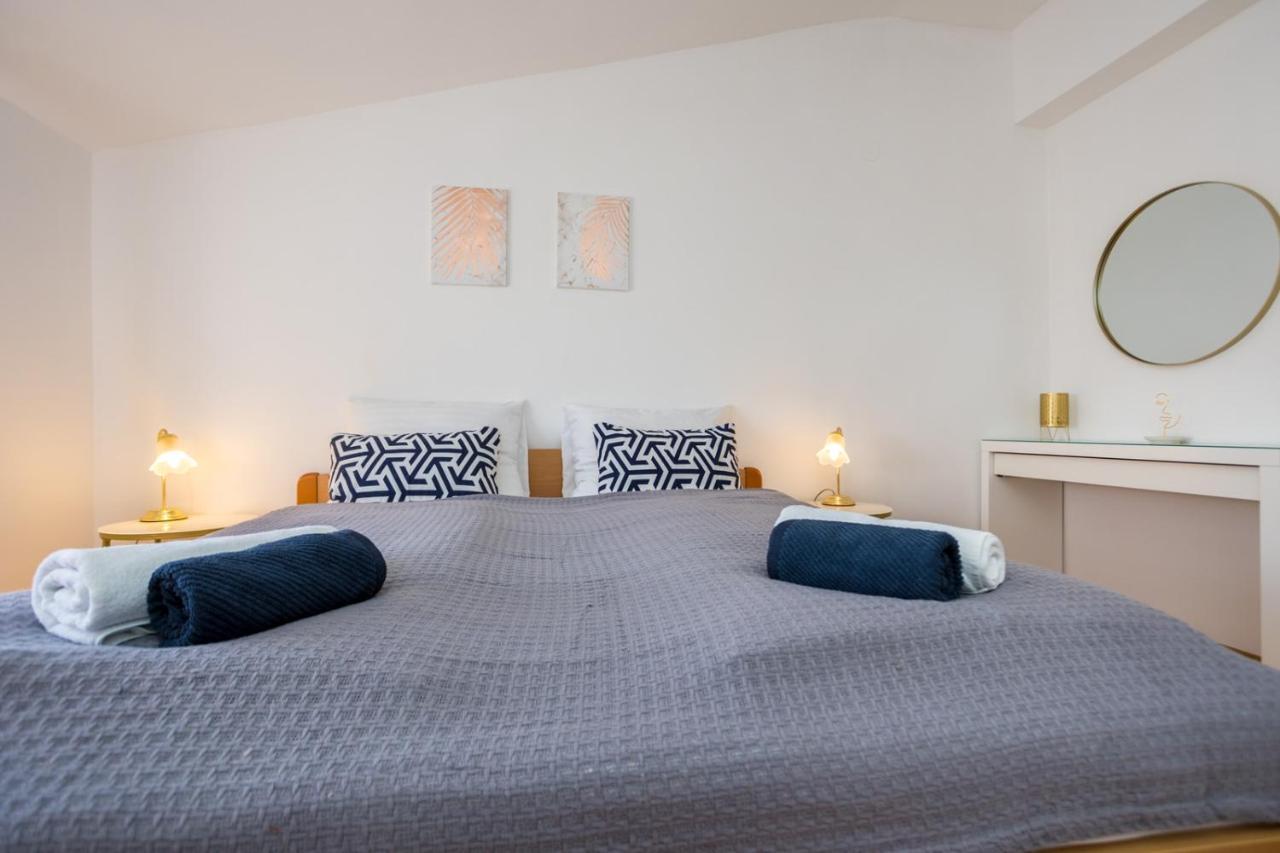 Apartmani Beba Омишаль Екстер'єр фото