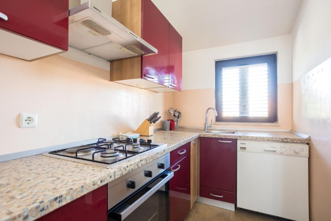 Apartmani Beba Омишаль Екстер'єр фото